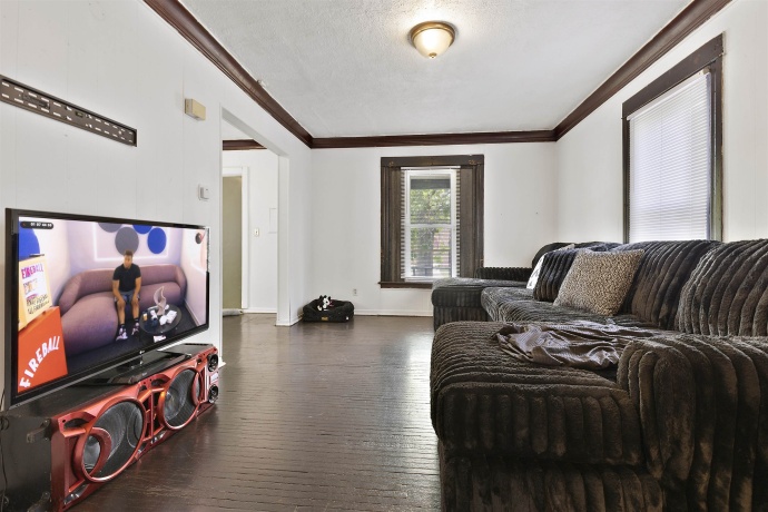 947 Rockton, ROCKFORD, Illinois 61103, 3 Bedrooms Bedrooms, ,1 BathroomBathrooms,House,For Sale,Rockton,202603251