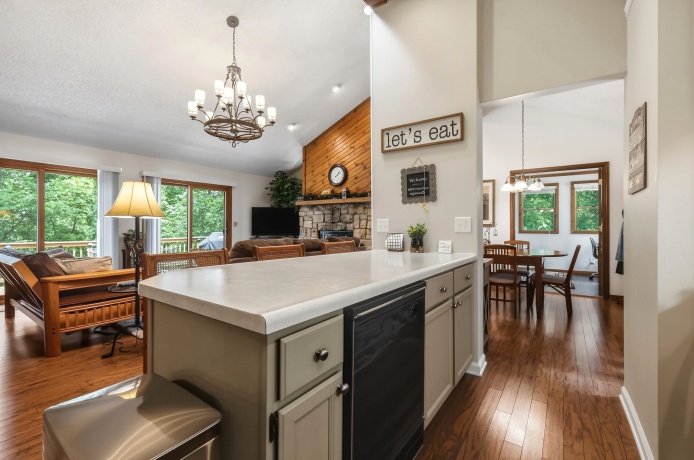 320 Wachter, GALENA, Illinois 61036, 2 Bedrooms Bedrooms, ,1 BathroomBathrooms,House,For Sale,Wachter,202603252