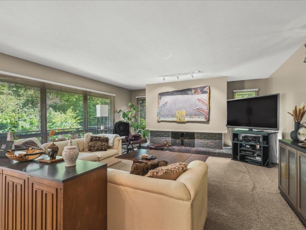 5121 Brookview, ROCKFORD, Illinois 61107, 5 Bedrooms Bedrooms, ,3 BathroomsBathrooms,House,For Sale,Brookview,202603253