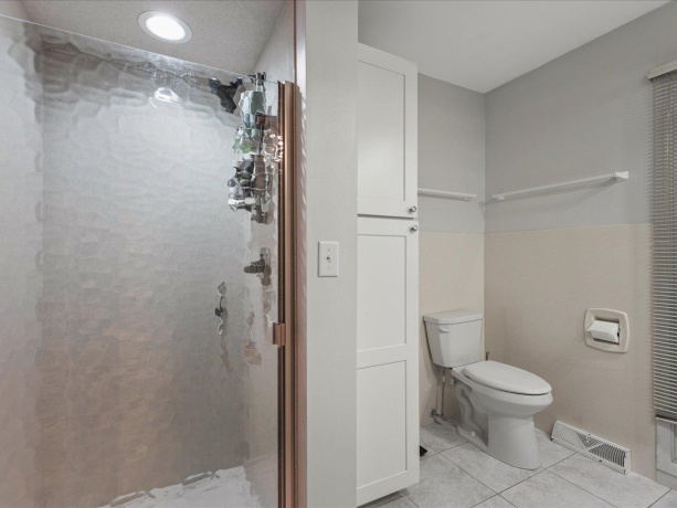 5121 Brookview, ROCKFORD, Illinois 61107, 5 Bedrooms Bedrooms, ,3 BathroomsBathrooms,House,For Sale,Brookview,202603253