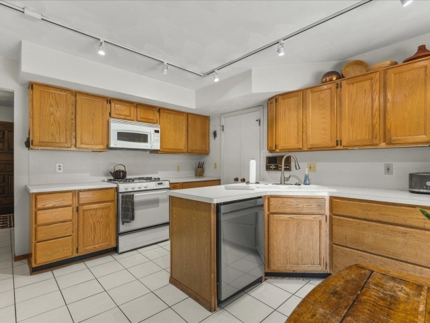 5121 Brookview, ROCKFORD, Illinois 61107, 5 Bedrooms Bedrooms, ,3 BathroomsBathrooms,House,For Sale,Brookview,202603253