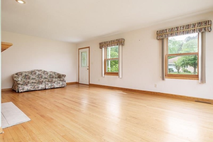 215 Shore, ROCKTON, Illinois 61072, 3 Bedrooms Bedrooms, ,2 BathroomsBathrooms,House,For Sale,Shore,202603254