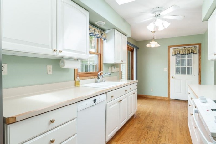 215 Shore, ROCKTON, Illinois 61072, 3 Bedrooms Bedrooms, ,2 BathroomsBathrooms,House,For Sale,Shore,202603254