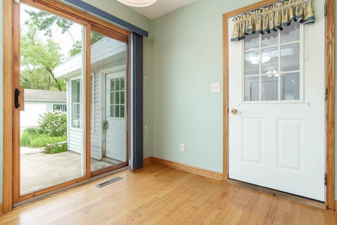 215 Shore, ROCKTON, Illinois 61072, 3 Bedrooms Bedrooms, ,2 BathroomsBathrooms,House,For Sale,Shore,202603254