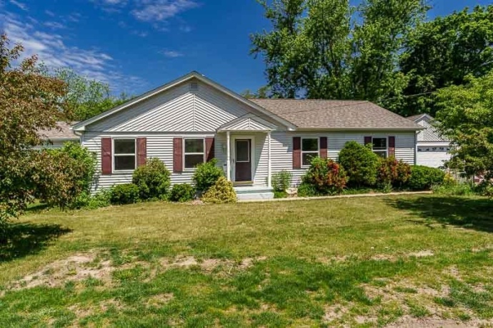 215 Shore, ROCKTON, Illinois 61072, 3 Bedrooms Bedrooms, ,2 BathroomsBathrooms,House,For Sale,Shore,202603254