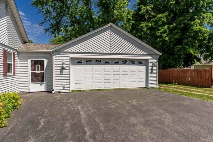 215 Shore, ROCKTON, Illinois 61072, 3 Bedrooms Bedrooms, ,2 BathroomsBathrooms,House,For Sale,Shore,202603254