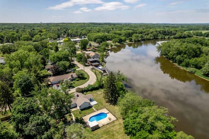 215 Shore, ROCKTON, Illinois 61072, 3 Bedrooms Bedrooms, ,2 BathroomsBathrooms,House,For Sale,Shore,202603254