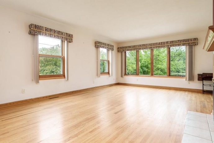 215 Shore, ROCKTON, Illinois 61072, 3 Bedrooms Bedrooms, ,2 BathroomsBathrooms,House,For Sale,Shore,202603254