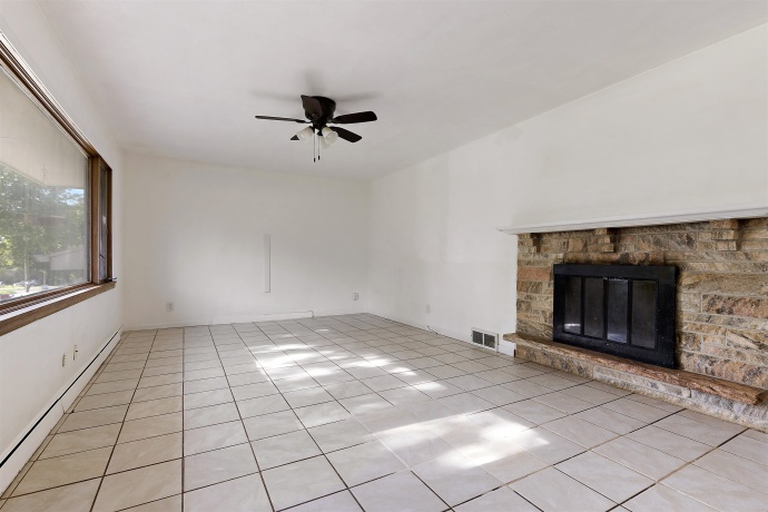 123 Dawn, ROCKFORD, Illinois 61107, 3 Bedrooms Bedrooms, ,2 BathroomsBathrooms,House,For Sale,Dawn,202603256