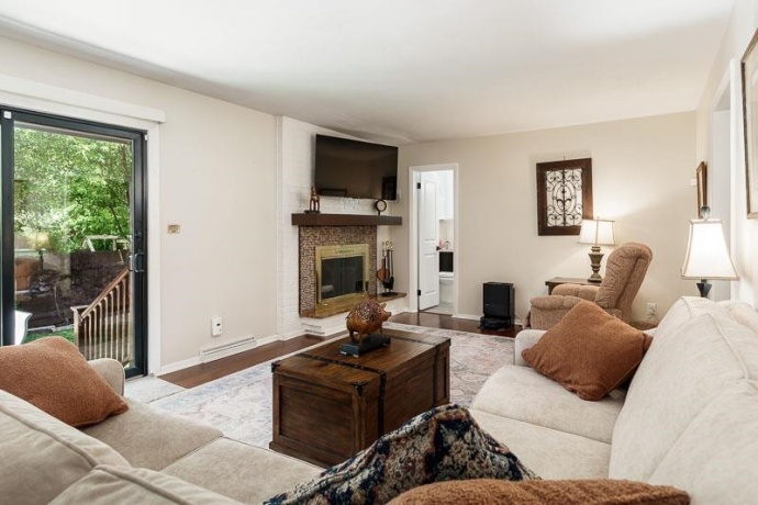 2734 Edgewood, ROCKFORD, Illinois 61114, 3 Bedrooms Bedrooms, ,2 BathroomsBathrooms,House,For Sale,Edgewood,202603257