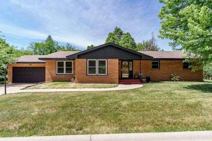 2734 Edgewood, ROCKFORD, Illinois 61114, 3 Bedrooms Bedrooms, ,2 BathroomsBathrooms,House,For Sale,Edgewood,202603257