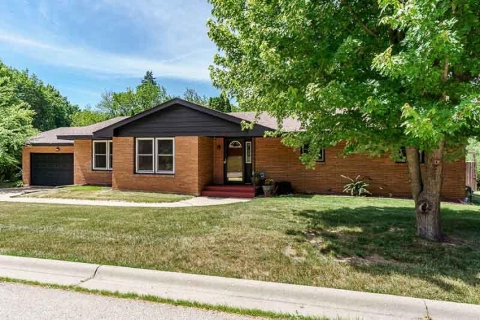 2734 Edgewood, ROCKFORD, Illinois 61114, 3 Bedrooms Bedrooms, ,2 BathroomsBathrooms,House,For Sale,Edgewood,202603257