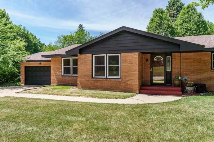 2734 Edgewood, ROCKFORD, Illinois 61114, 3 Bedrooms Bedrooms, ,2 BathroomsBathrooms,House,For Sale,Edgewood,202603257