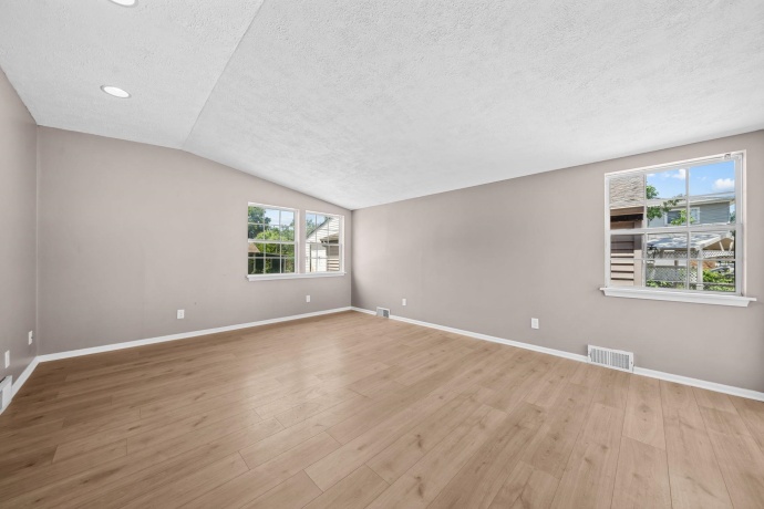 552 River, LOVES PARK, Illinois 61111, 3 Bedrooms Bedrooms, ,2 BathroomsBathrooms,House,For Sale,River,202603260