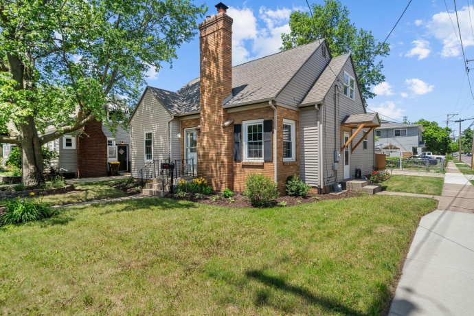 552 River, LOVES PARK, Illinois 61111, 3 Bedrooms Bedrooms, ,2 BathroomsBathrooms,House,For Sale,River,202603260
