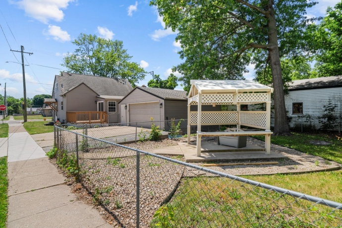 552 River, LOVES PARK, Illinois 61111, 3 Bedrooms Bedrooms, ,2 BathroomsBathrooms,House,For Sale,River,202603260
