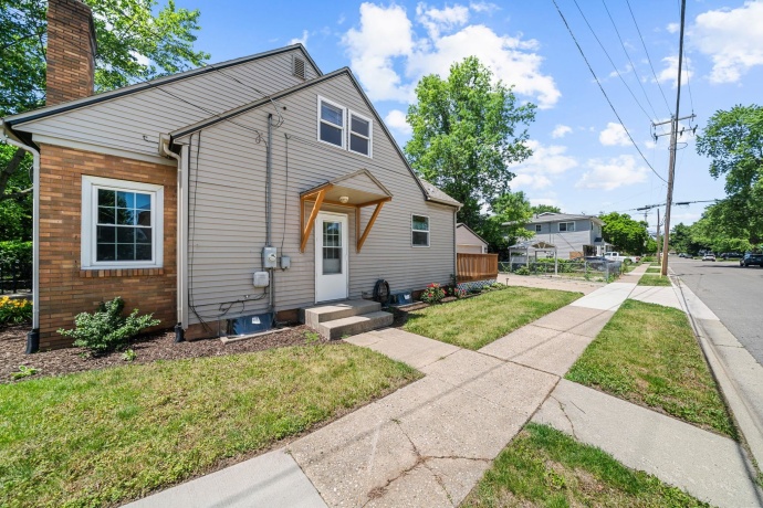 552 River, LOVES PARK, Illinois 61111, 3 Bedrooms Bedrooms, ,2 BathroomsBathrooms,House,For Sale,River,202603260