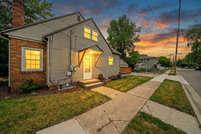 552 River, LOVES PARK, Illinois 61111, 3 Bedrooms Bedrooms, ,2 BathroomsBathrooms,House,For Sale,River,202603260
