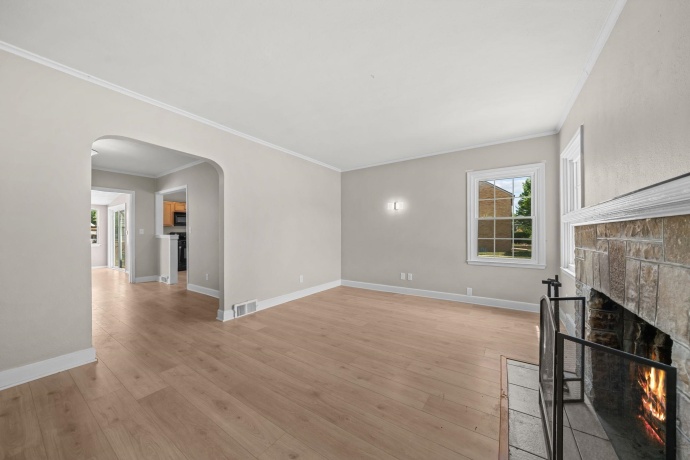 552 River, LOVES PARK, Illinois 61111, 3 Bedrooms Bedrooms, ,2 BathroomsBathrooms,House,For Sale,River,202603260