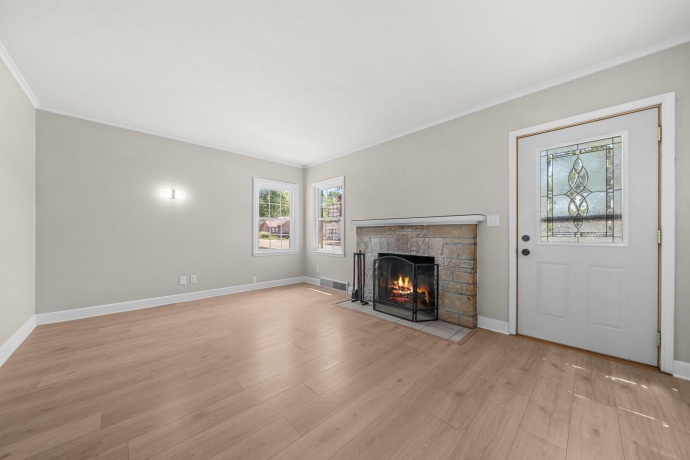 552 River, LOVES PARK, Illinois 61111, 3 Bedrooms Bedrooms, ,2 BathroomsBathrooms,House,For Sale,River,202603260