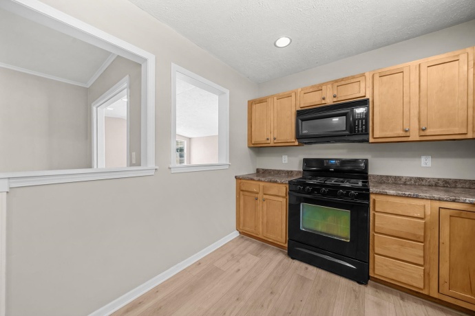 552 River, LOVES PARK, Illinois 61111, 3 Bedrooms Bedrooms, ,2 BathroomsBathrooms,House,For Sale,River,202603260