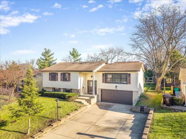 545 Andrew, LAKE ZURICH, Illinois 60047, 5 Bedrooms Bedrooms, ,2 BathroomsBathrooms,House,For Sale,Andrew,202601948