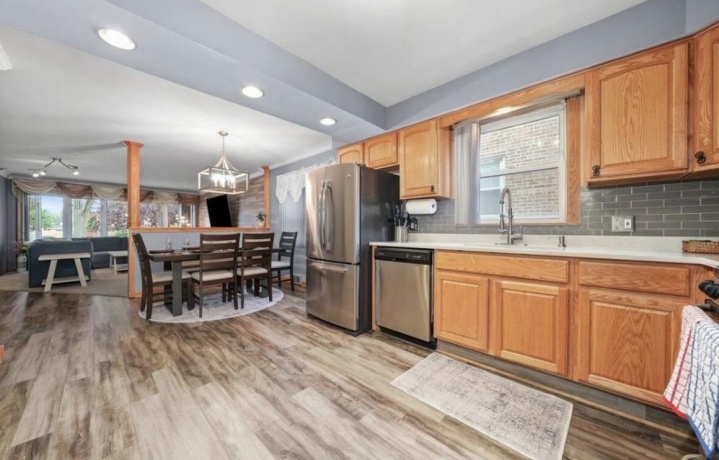 5304 New England, CHICAGO, Illinois 60638, 5 Bedrooms Bedrooms, ,3 BathroomsBathrooms,House,For Sale,New England,202603263