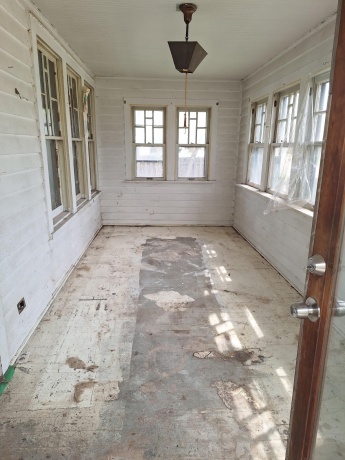 918 21st, ROCKFORD, Illinois 61104, 2 Bedrooms Bedrooms, ,1 BathroomBathrooms,House,For Sale,21st,202603265