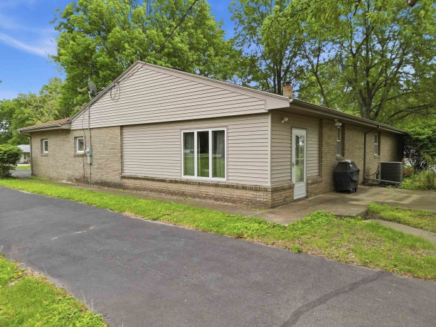 612 Humphrey, ROCK FALLS, Illinois 61071, 3 Bedrooms Bedrooms, ,1 BathroomBathrooms,House,For Sale,Humphrey,202603266