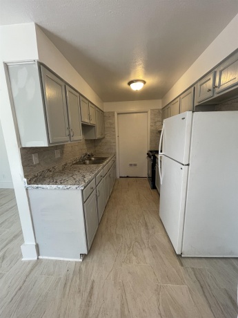 2910 Chatham Ln., ROCKFORD, Illinois 61101, ,3 - 4 Units,For Sale,Chatham Ln.,202603272
