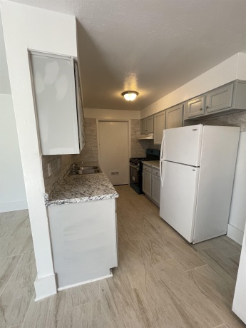 2910 Chatham Ln., ROCKFORD, Illinois 61101, ,3 - 4 Units,For Sale,Chatham Ln.,202603272