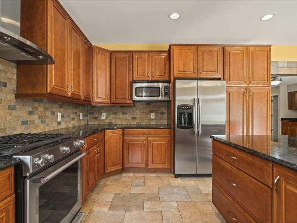1 GLEN ABBEY, ROCKFORD, Illinois 61107, 3 Bedrooms Bedrooms, ,2 BathroomsBathrooms,House,For Sale,GLEN ABBEY,202603271
