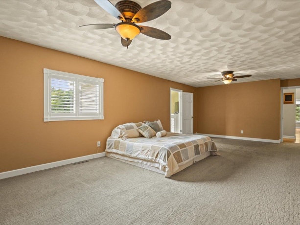 1 GLEN ABBEY, ROCKFORD, Illinois 61107, 3 Bedrooms Bedrooms, ,2 BathroomsBathrooms,House,For Sale,GLEN ABBEY,202603271