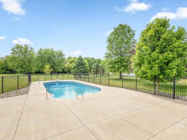 1 GLEN ABBEY, ROCKFORD, Illinois 61107, 3 Bedrooms Bedrooms, ,2 BathroomsBathrooms,House,For Sale,GLEN ABBEY,202603271