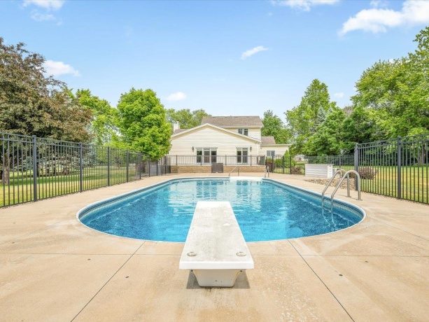 1 GLEN ABBEY, ROCKFORD, Illinois 61107, 3 Bedrooms Bedrooms, ,2 BathroomsBathrooms,House,For Sale,GLEN ABBEY,202603271