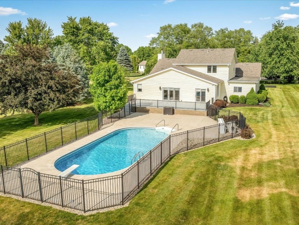 1 GLEN ABBEY, ROCKFORD, Illinois 61107, 3 Bedrooms Bedrooms, ,2 BathroomsBathrooms,House,For Sale,GLEN ABBEY,202603271