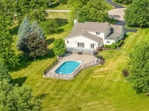 1 GLEN ABBEY, ROCKFORD, Illinois 61107, 3 Bedrooms Bedrooms, ,2 BathroomsBathrooms,House,For Sale,GLEN ABBEY,202603271