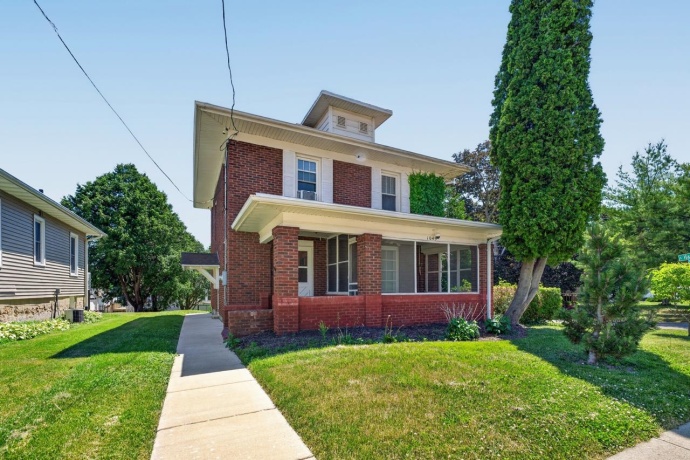 1049 Lincoln, FREEPORT, Illinois 61032, 3 Bedrooms Bedrooms, ,1 BathroomBathrooms,House,For Sale,Lincoln,202603275