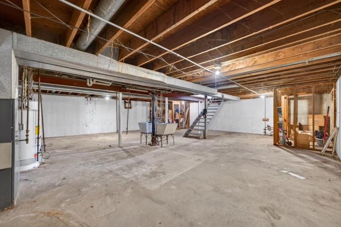 2611 Canterbury, ROCKFORD, Illinois 61101, ,3 - 4 Units,For Sale,Canterbury,202603276