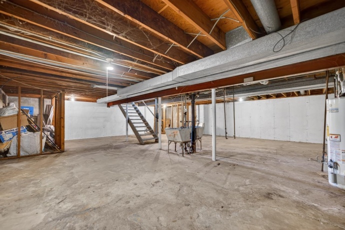 2611 Canterbury, ROCKFORD, Illinois 61101, ,3 - 4 Units,For Sale,Canterbury,202603276