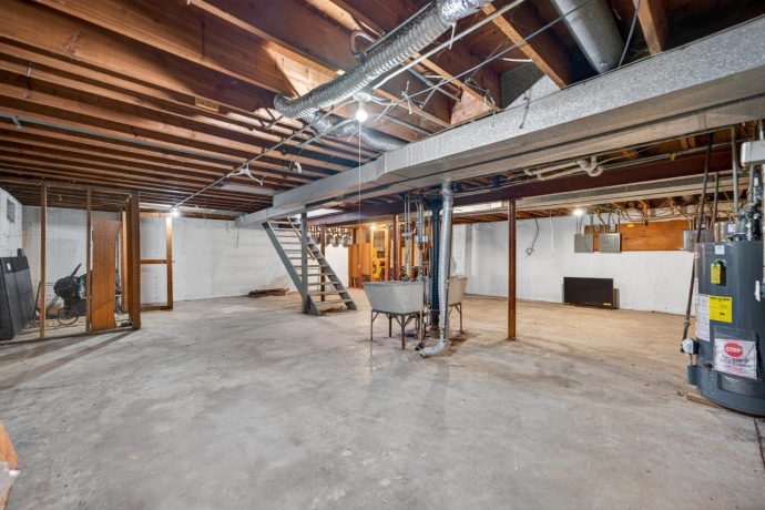 2611 Canterbury, ROCKFORD, Illinois 61101, ,3 - 4 Units,For Sale,Canterbury,202603276
