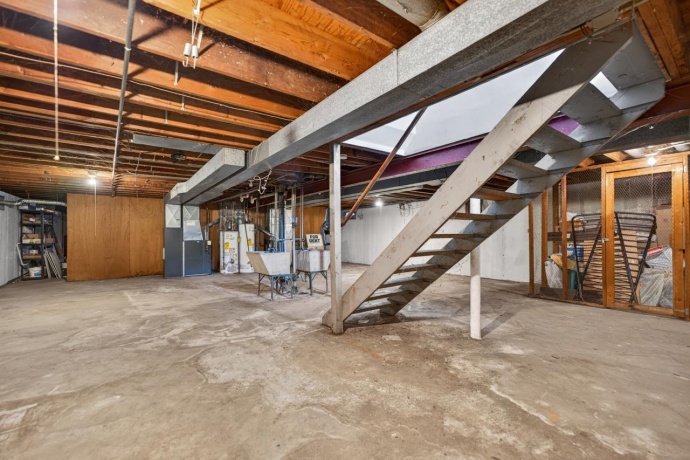 2611 Canterbury, ROCKFORD, Illinois 61101, ,3 - 4 Units,For Sale,Canterbury,202603276