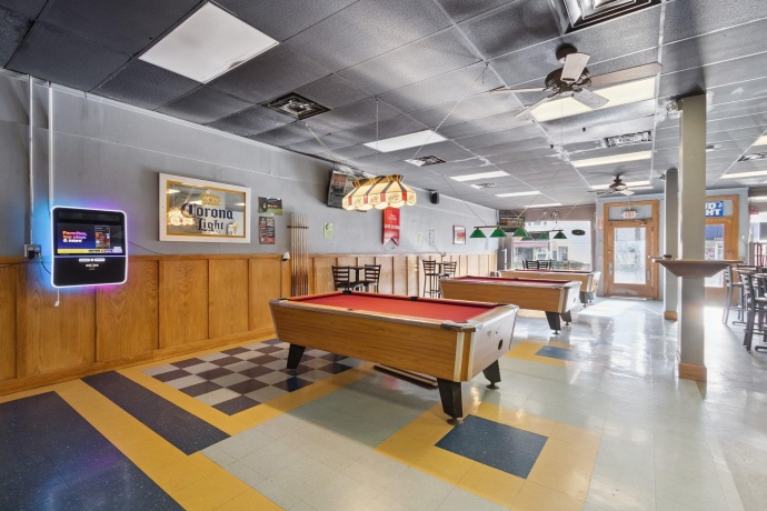 522 State, BELVIDERE, Illinois 61008, ,5+ Units,For Sale,State,202603280
