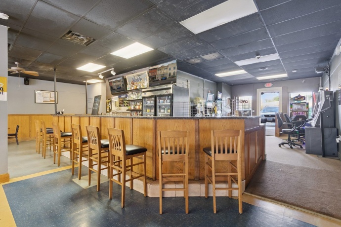 522 State, BELVIDERE, Illinois 61008, ,5+ Units,For Sale,State,202603280