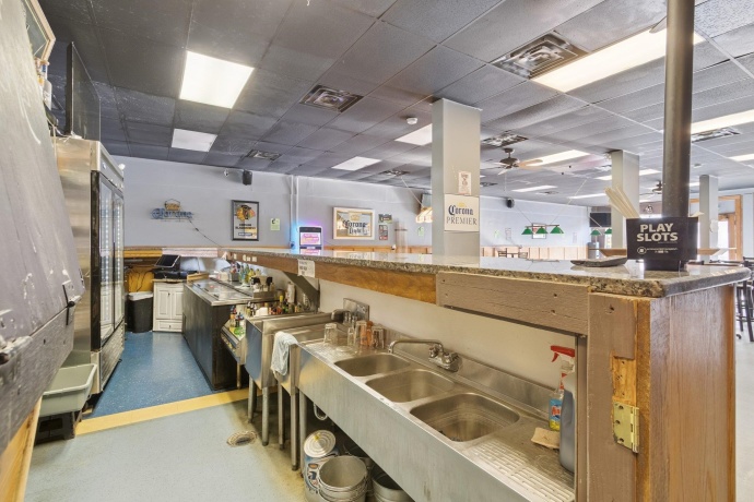 522 State, BELVIDERE, Illinois 61008, ,5+ Units,For Sale,State,202603280