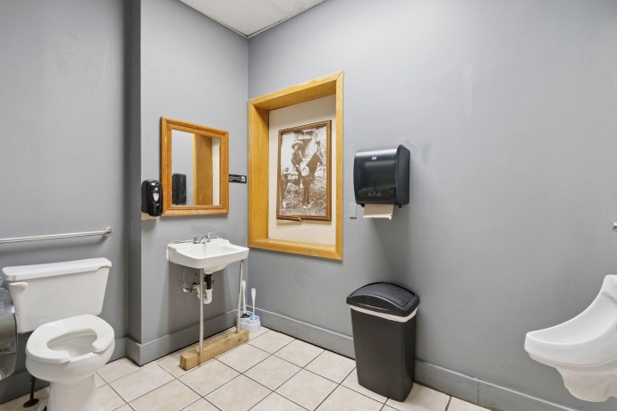 522 State, BELVIDERE, Illinois 61008, ,5+ Units,For Sale,State,202603280