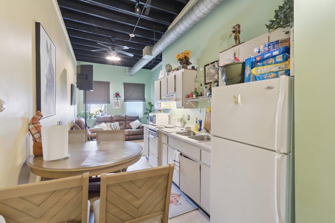 522 State, BELVIDERE, Illinois 61008, ,5+ Units,For Sale,State,202603280