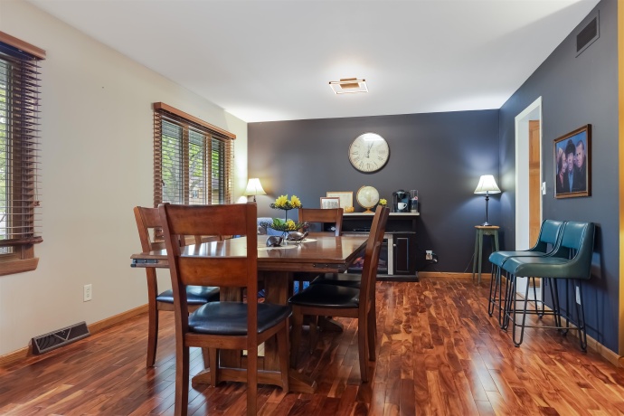 1692 Ben Franklin, ROCKFORD, Illinois 61108, 3 Bedrooms Bedrooms, ,3 BathroomsBathrooms,House,For Sale,Ben Franklin,202602037
