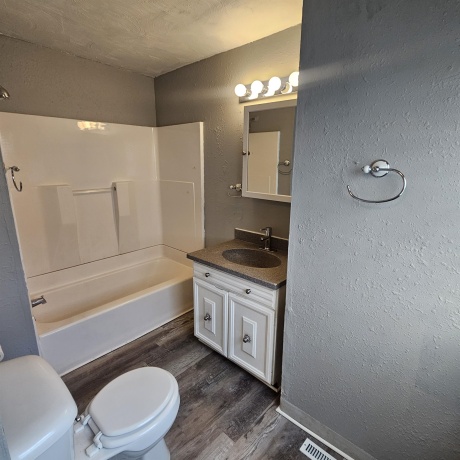 218 OAKWOOD, ROCKFORD, Illinois 61101, 5 Bedrooms Bedrooms, ,1 BathroomBathrooms,House,For Sale,OAKWOOD,202603290