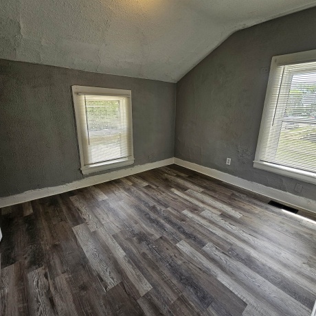 218 OAKWOOD, ROCKFORD, Illinois 61101, 5 Bedrooms Bedrooms, ,1 BathroomBathrooms,House,For Sale,OAKWOOD,202603290
